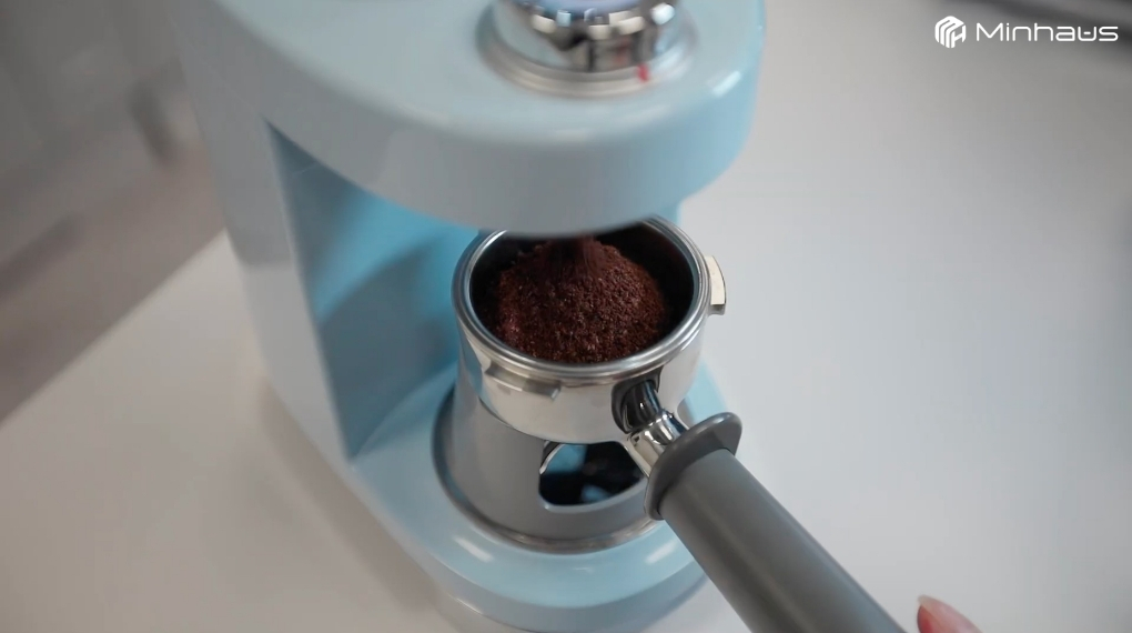 Hiện tượng channeling khi pha espresso là gì? Dấu hiệu nhận biết và cách khắc phục 10 Mỗi giỏ lọc chỉ phù hợp với một khoảng liều lượng cà phê nhất định