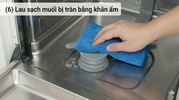 Máy rửa chén Bosch báo hết muối: Xử lý nhanh tại nhà 7 may-rua-chen-bosch-bao-het-muoi-7