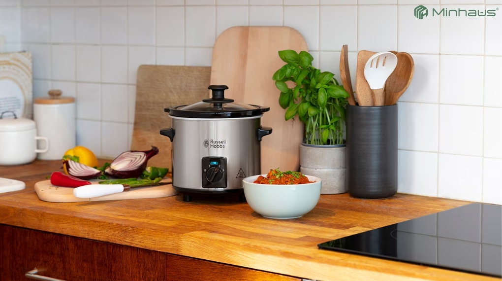 Giá nồi nấu chậm mới nhất 2026: So sánh các thương hiệu đáng mua 4 Nồi nấu chậm chính hãng sẽ đi kèm các quyền lợi như thời gian bảo hành lâu dài, hỗ trợ sửa chữa, thay thế linh kiện