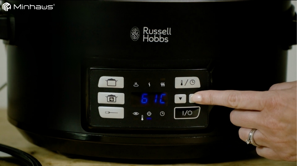 Review nồi nấu chậm Russell Hobbs 6,5L 3in1 tích hợp chức năng sous vide 4 Bảng điều khiển điện tử kết hợp màn hình LED hiển thị rõ ràng các thông số