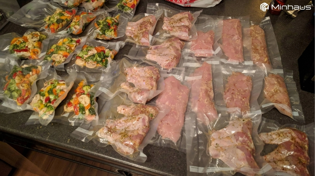 Bảo quản thực phẩm sous vide đúng cách: Hướng dẫn chi tiết cho người mới 8 Hãy chia thực phẩm thành từng khẩu phần trước khi hút chân không