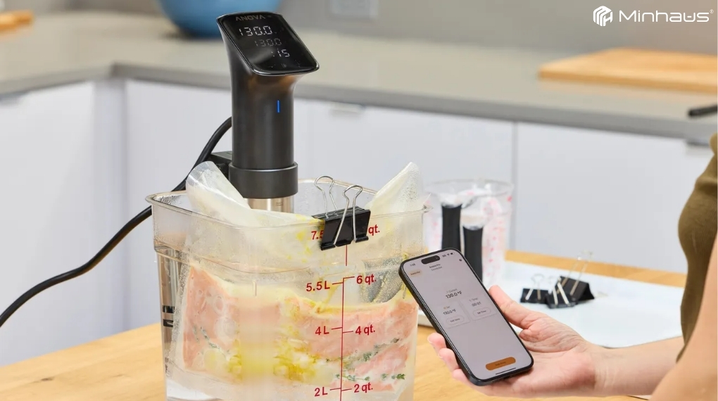 Bí quyết chọn máy sous vide chất lượng: 9 tiêu chí quan trọng 12 Các tiện ích như kết nối Wi-Fi, điều khiển qua ứng dụng không phải lúc nào cũng cần thiết