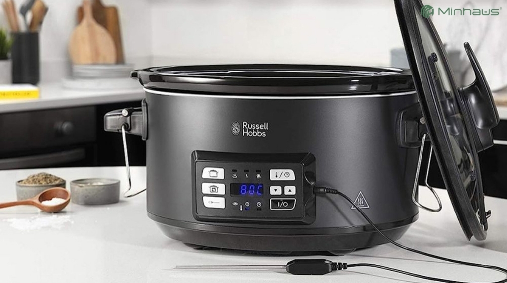 Review nồi nấu chậm Russell Hobbs 6,5L 3in1 tích hợp chức năng sous vide 2 Nồi nấu chậm Russell Hobbs 6.5L sở hữu thiết kế tối giản với tông đen sang trọng