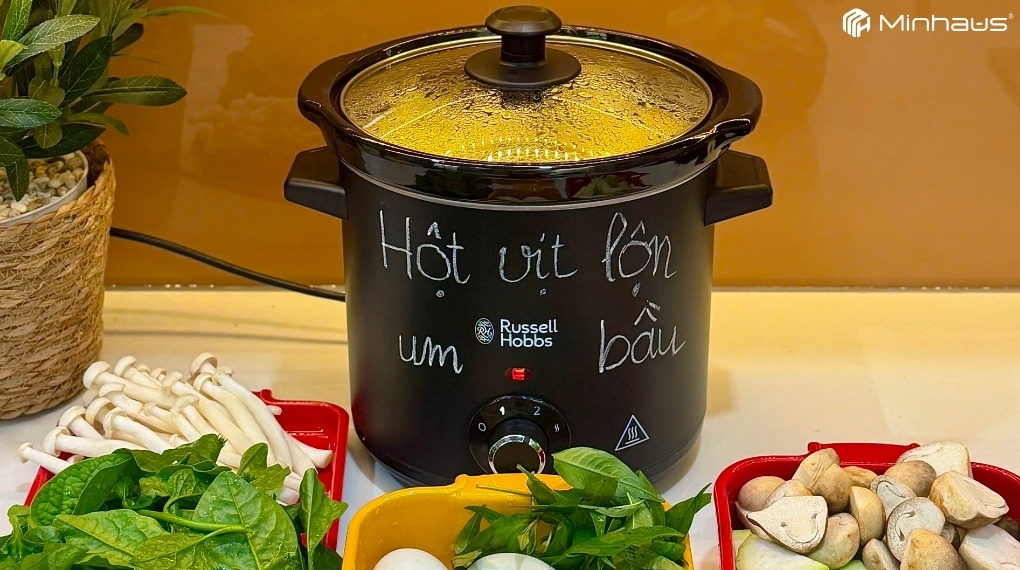 Nồi nấu chậm Bear và Russell Hobbs - Nên lựa chọn thương hiệu nào? 7 Nồi nấu chậm Russell Hobbs sử dụng vỏ nồi thép chống gỉ và lòng nồi gốm tráng men cao cấp
