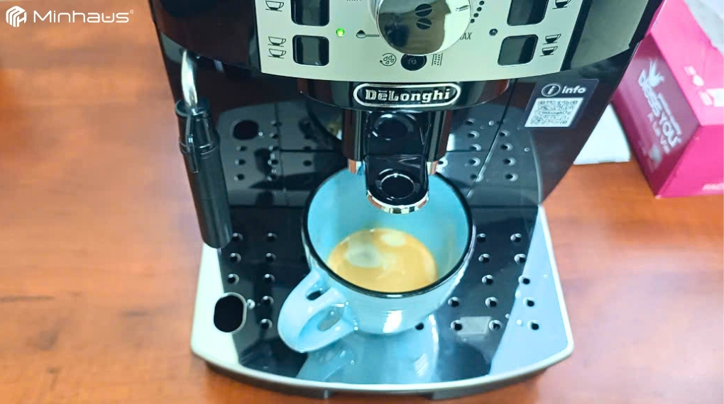 Máy pha cà phê Bosch và De'Longhi khác nhau thế nào? 22 Máy pha cà phê De’Longhi trang bị hệ thống bơm áp suất 15 bar