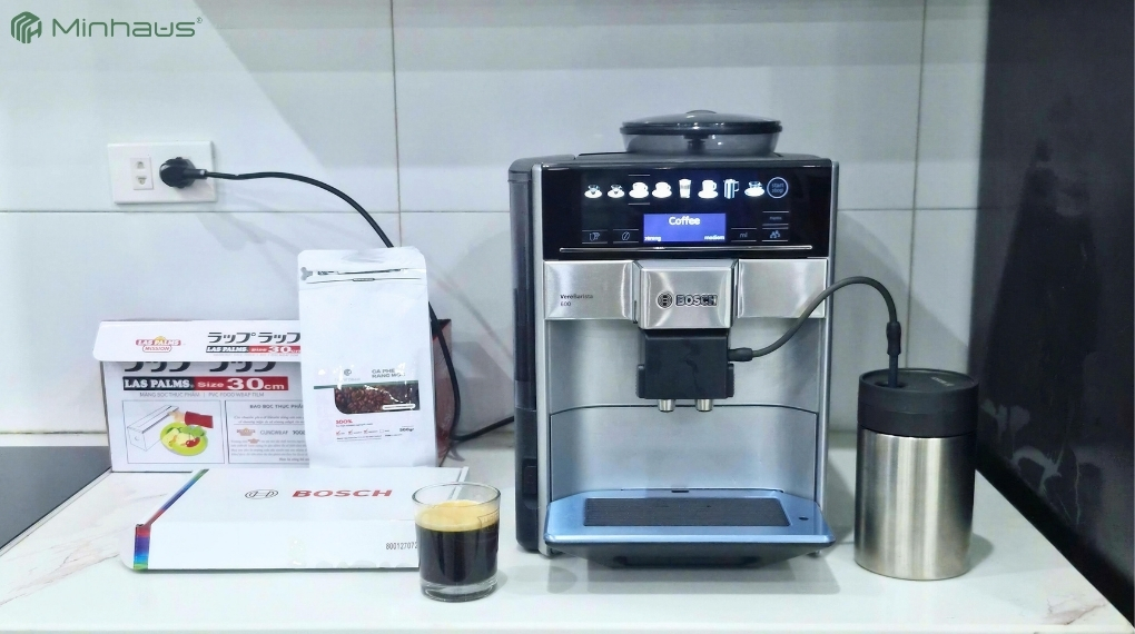 Máy pha cà phê Bosch và De'Longhi khác nhau thế nào? 24 Máy pha cà phê Bosch hướng tới phong cách tối giản, phù hợp với mọi không gian