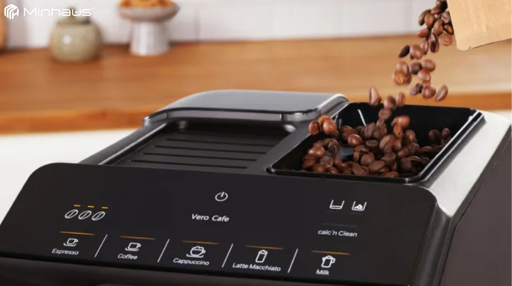 Đánh giá máy pha cà phê Bosch TIE20119 VeroCafe Series 2: Có nên mua? 9 Ngăn đựng hạt 250gram được thiết kế hướng tới nhu cầu sử dụng của gia đình hoặc văn phòng nhỏ